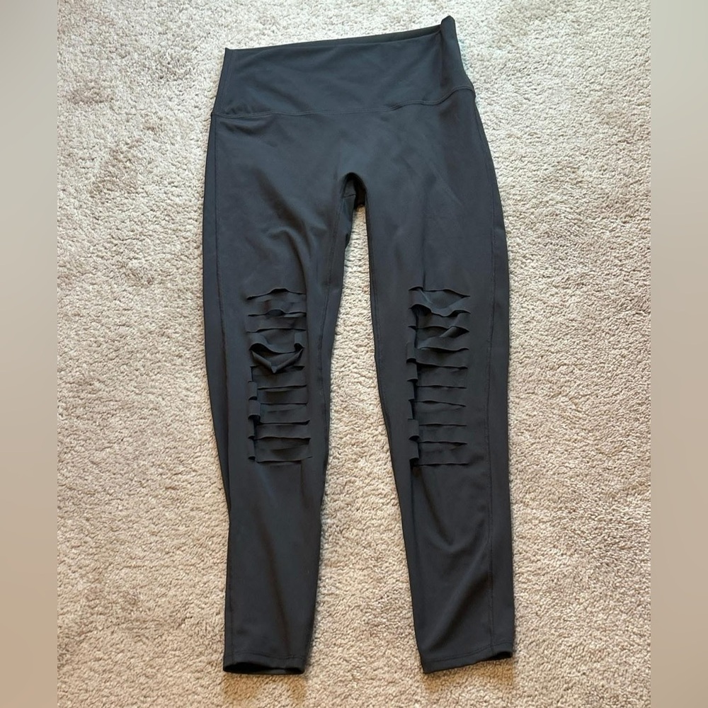 Zenana distressed leggings